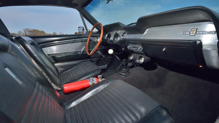 Интерьер Shelby GT500 Super Snake 1967 года  (фото 27 из 52)